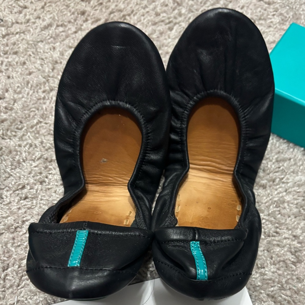 EUC Tieks- Matte Black Size 9